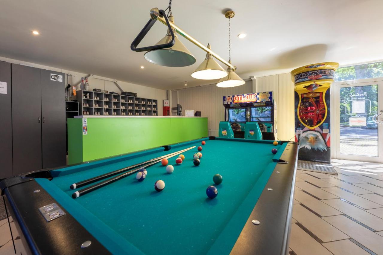Spare Hotel And Bowling 里加 外观 照片